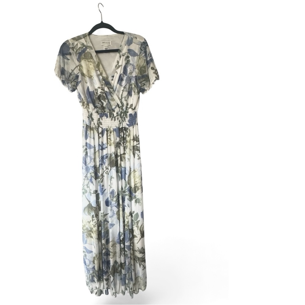Elegant Floral Maxi Dress in Blue and Green